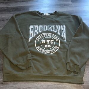 Green Brooklyn crew neck